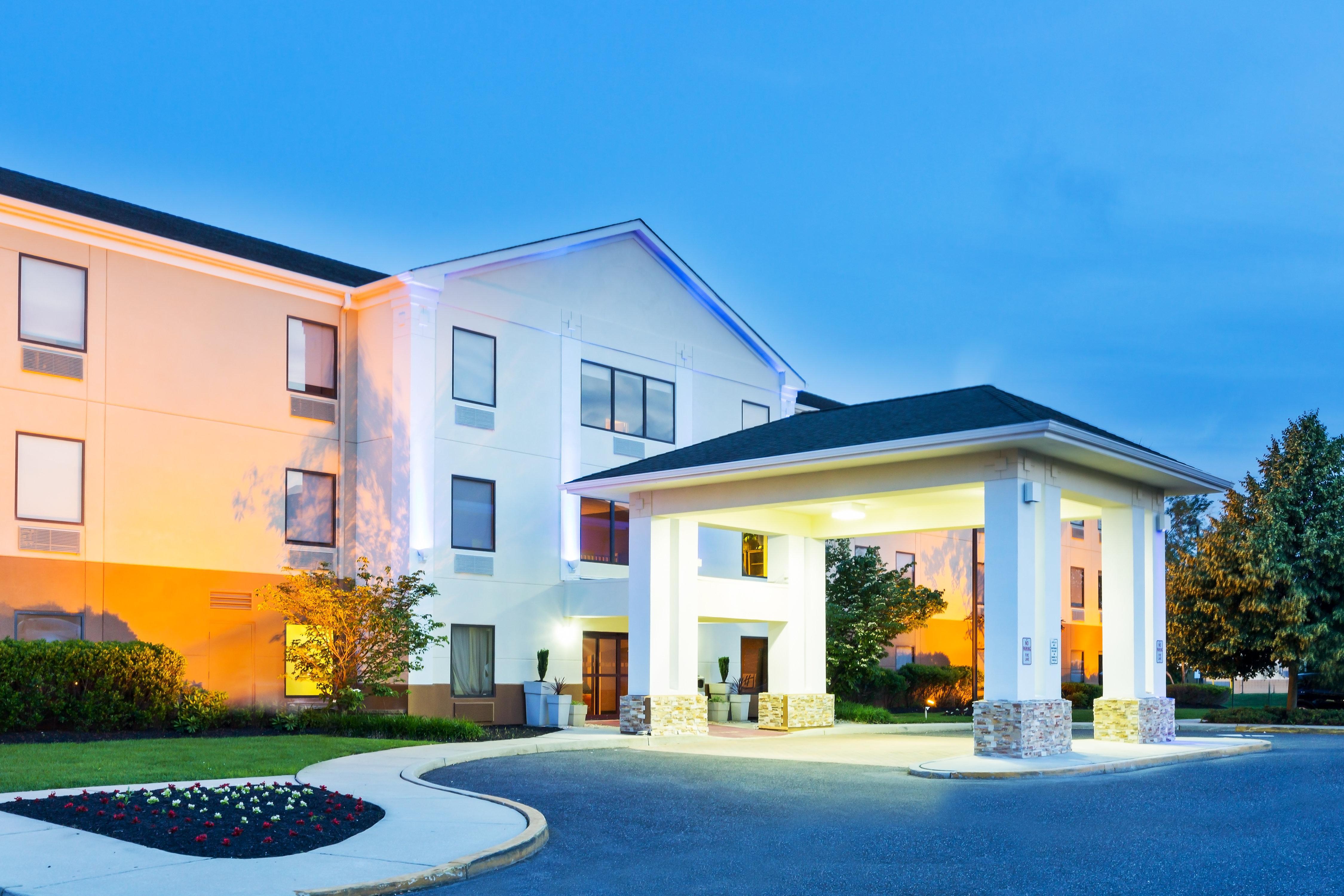 Holiday Inn Express & Suites Burlington - Mount Holly, An Ihg Hotel Westampton Exteriér fotografie