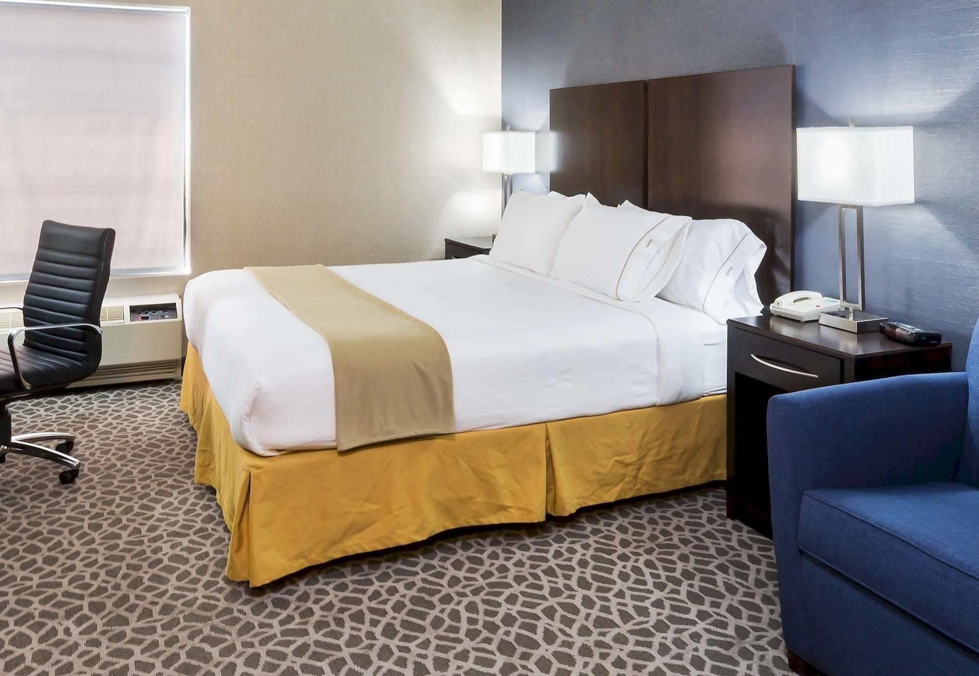 Holiday Inn Express & Suites Burlington - Mount Holly, An Ihg Hotel Westampton Exteriér fotografie