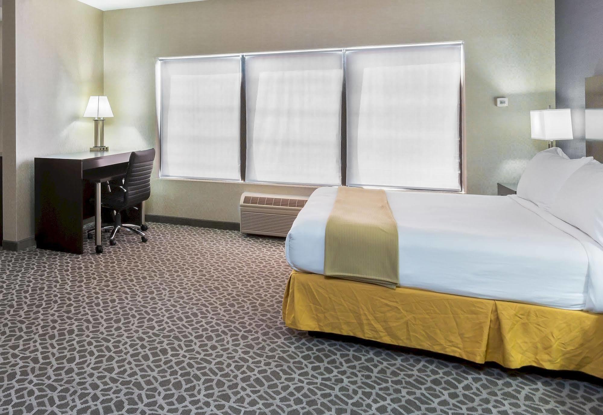 Holiday Inn Express & Suites Burlington - Mount Holly, An Ihg Hotel Westampton Exteriér fotografie